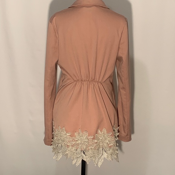 Divided Size 8 - Picture 4 of 12